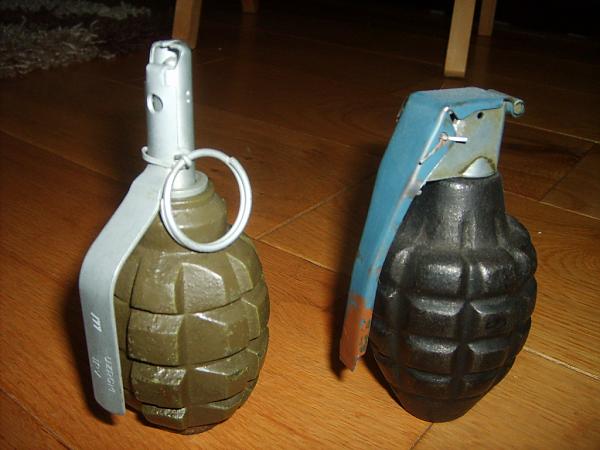 F1 GRENADE AND DODGY PINAPPLE GREN