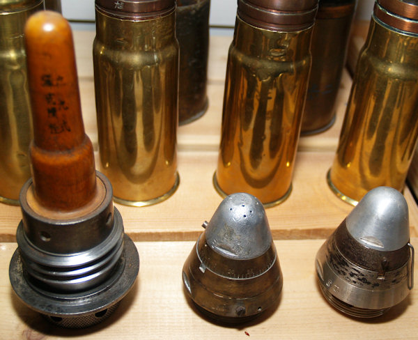 Fuzes... (picture 1/4)