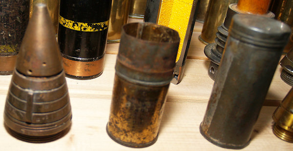 Fuzes... (picture 3/4)