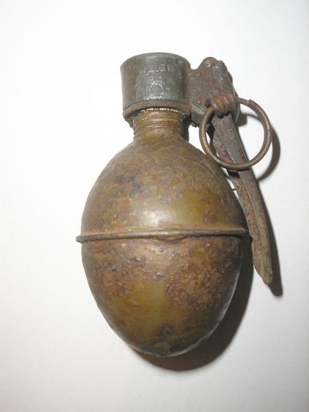 Grenade wz.Z. 33 with W.Z.GR 31  fuze(big letters ''W.Z." on fuze)