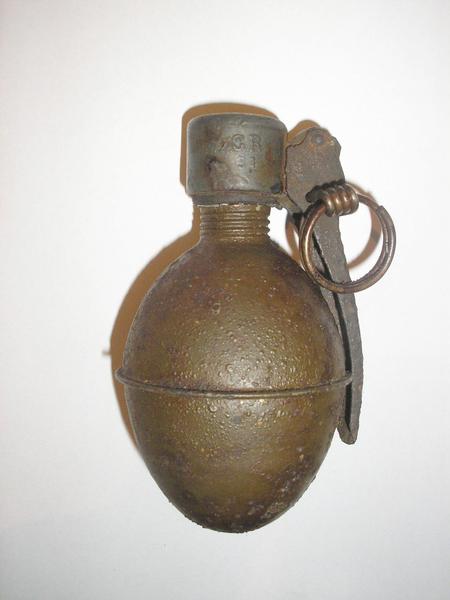 Grenade wz.Z. 33 with w.z.GR 31 fuze (smoll ''W.Z." on fuze)