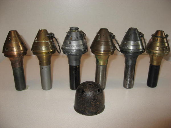 Light Minenwerfer Fuzes and night firing cover