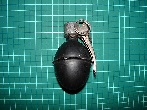 Spanish &quot;Bola de cama&quot; hand grenade, with B-3 fuze.